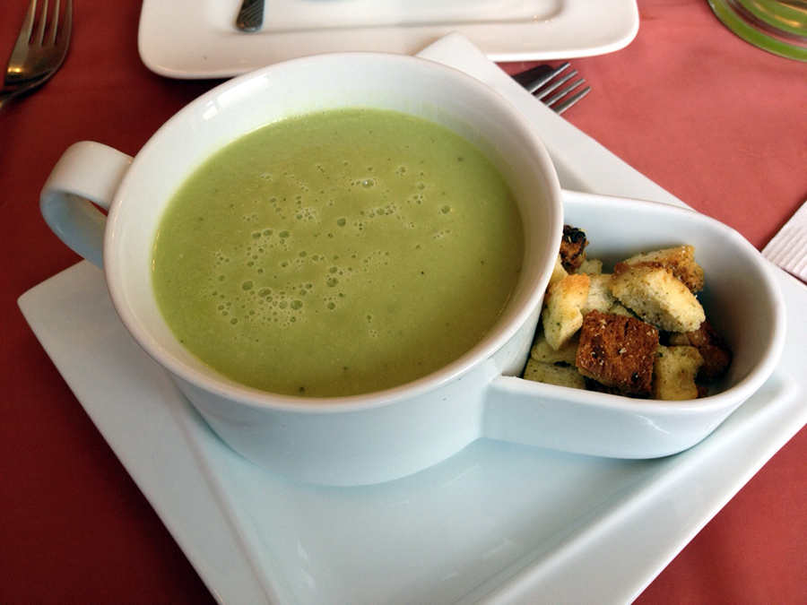 Quito - Fried Bananas - Avocadosuppe